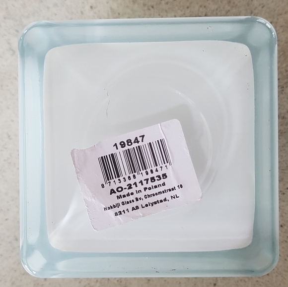 Hakbijl Glass Poland 4" White Cube Vase - Picture 3 of 5